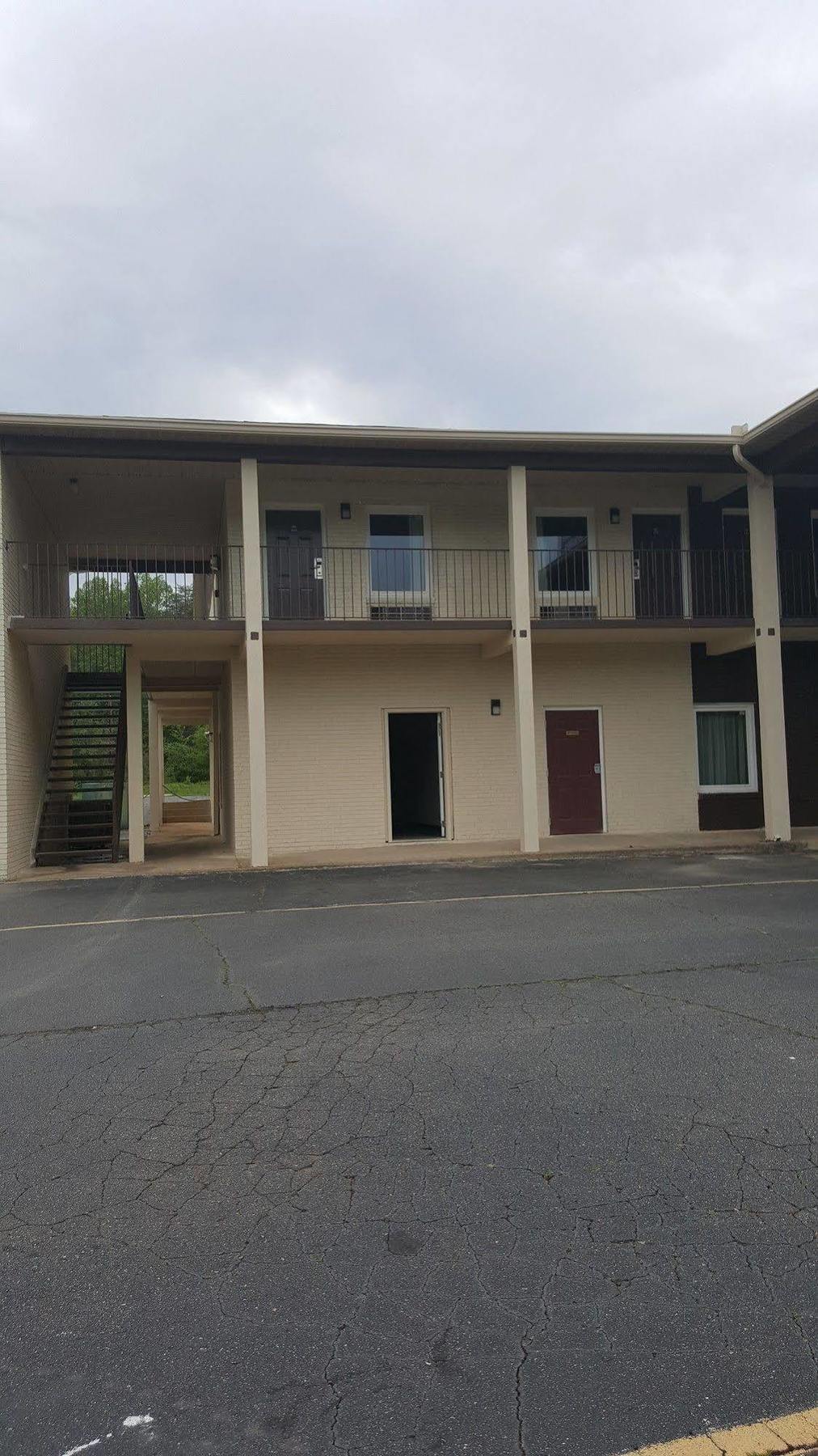 Econo Lodge Форест Сити Екстериор снимка