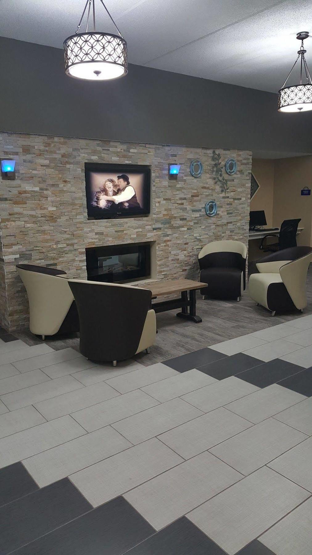 Econo Lodge Форест Сити Екстериор снимка