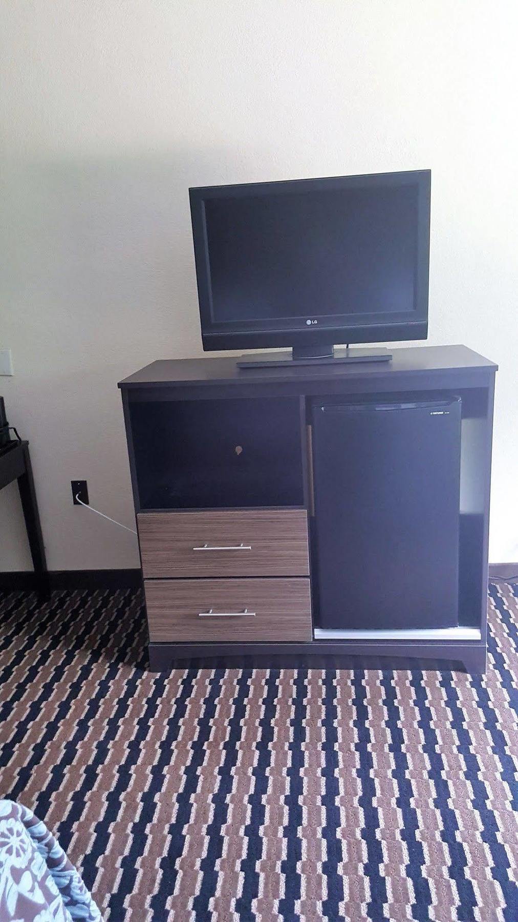 Econo Lodge Форест Сити Екстериор снимка
