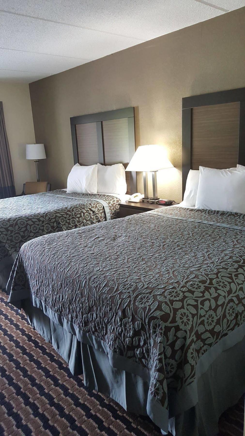 Econo Lodge Форест Сити Екстериор снимка